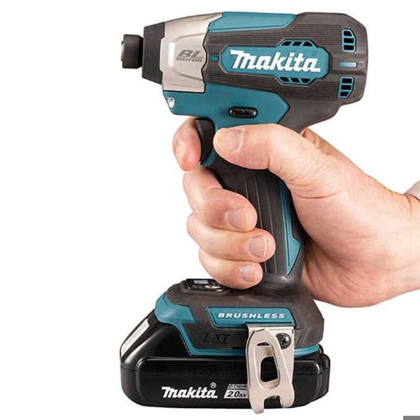 Slagskruvdragare 1401Nm 18V LXT - MAKITA - med 2 batterier 18V 3.0Ah - laddare - MakPac - DTD157RFJ