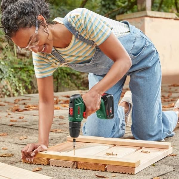 EasyDrill 18V-40 (2x 1,5Ah) + AL18V-20 bore-/skruemaskine i transportkuffert