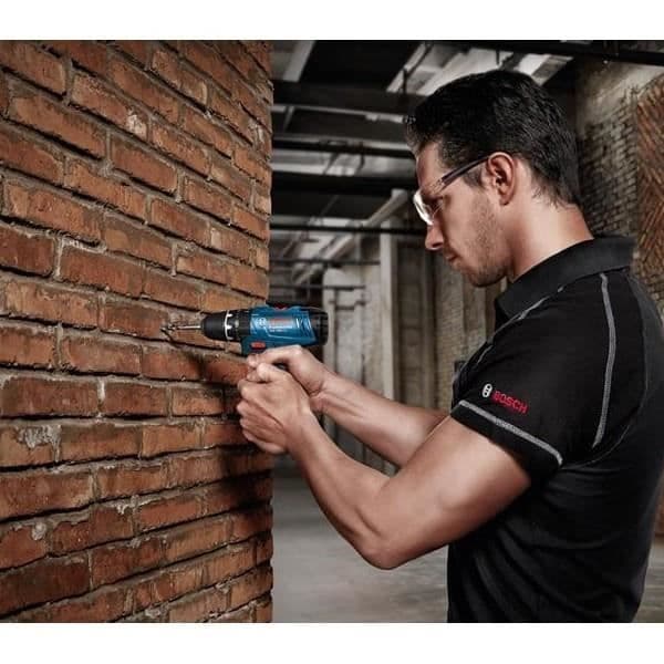 Bosch Professional GSB 12V-15 slagboremaskine/-skruemaskine, 2 x 2Ah og 4Ah batterier, 1 oplader og tilbehørssæt - 06019B690G