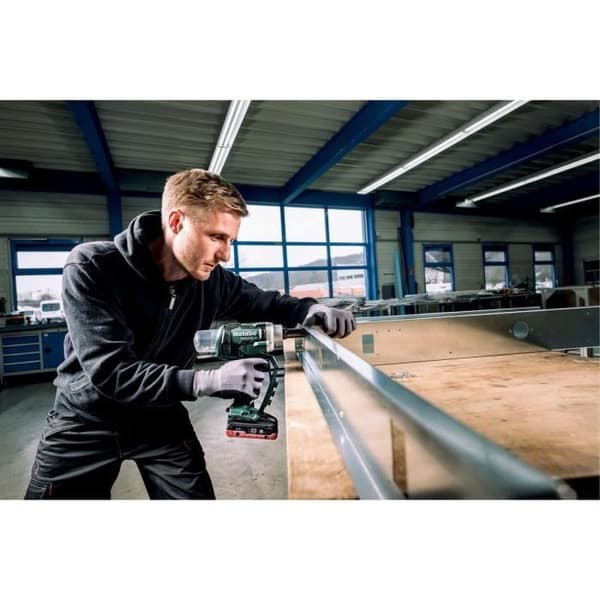 Akkukäyttöinen niittipihti - METABO - NP 18 LTX BL 5.0 - 18 V - MetaBOX 145 L