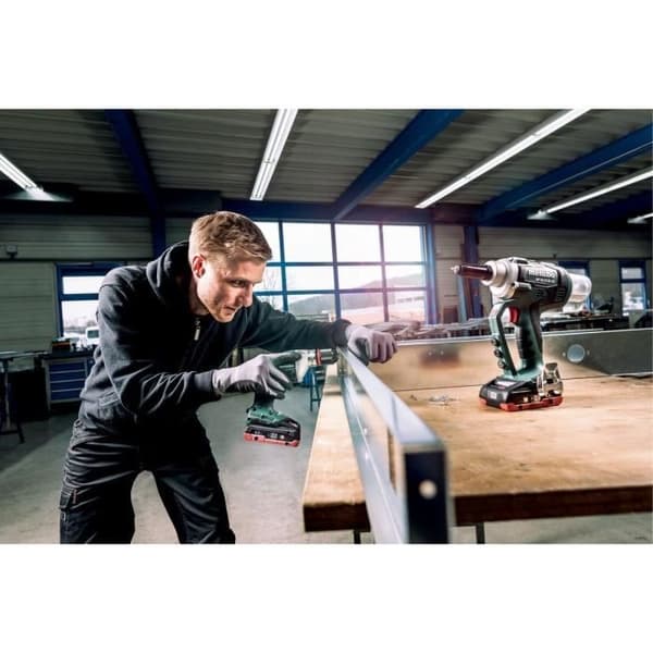 Akkukäyttöinen niittipihti - METABO - NP 18 LTX BL 5.0 - 18 V - MetaBOX 145 L