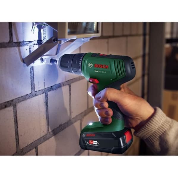 Bosch Akku-boremaskine - UniversalDrill 18 (Leveres med 2 x 18V-1,5Ah batterier + oplader + bæretaske)