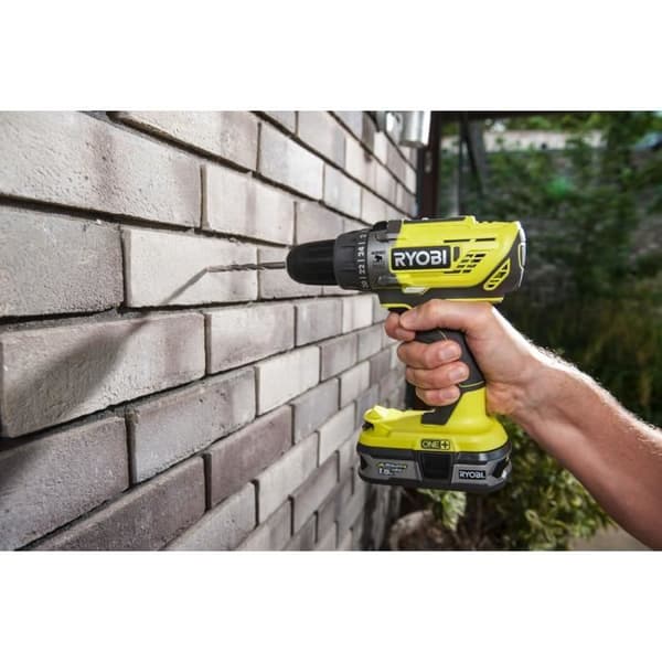 RYOBI - 18 V ONE+ iskuporakone - 50 Nm - 500-1800 rpm + 4,0 Ah akku, 2,0 A laturi, laukku - R18PD3-140SA