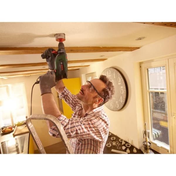 Bosch ledningsdrevet slagboremaskine - UniversalImpact 800 (800W, 14 mm beton, 30 mm træ, leveres med tilbehør)