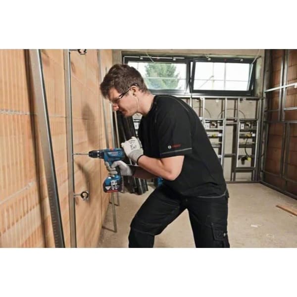 Bosch Professional GSB 18V-28 slagboremaskine (moment: 28/63/- Nm) + 2 x 2,0 Ah batterier + oplader + L-kuffert - 06019H400B
