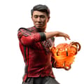 Miniatyrbild 4 av 4: Iron Studios Shang-Chi och legenden om de tio ringarna - Shang-Chi &amp; Morris Statue 1/10