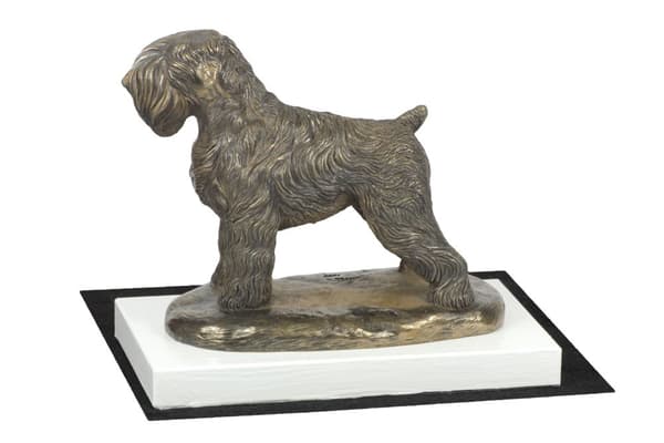 Russian Black Terrier - hundestatuette, figur på hvid base, trofæ til en hundeudstilling af Art-Dog