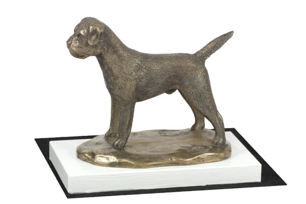 Borderterrieri - koirapatsas, hahmo valkoisella pohjalla, palkinto Art-Dog koiranäyttelyyn