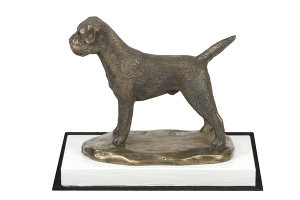 Borderterrieri - koirapatsas, hahmo valkoisella pohjalla, palkinto Art-Dog koiranäyttelyyn