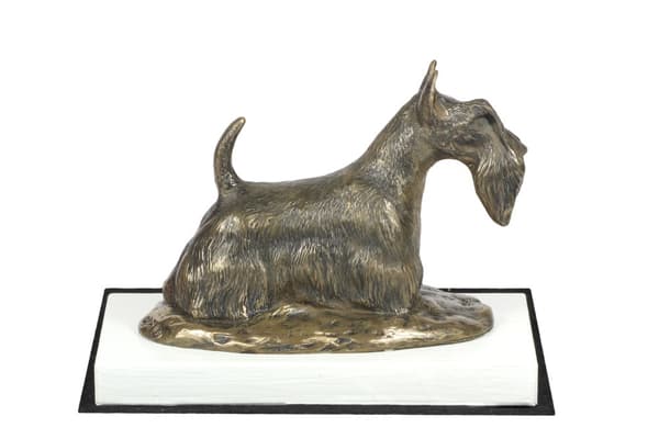 Skotsk terrier, Aberdeen Terrier - hundestatuette, figur på hvid base, trofæ til hundeudstilling af Art-Dog