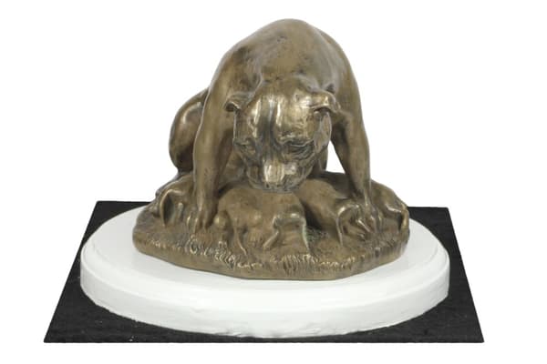 Staffordshire Bull Terrier, Staffik, Staffi II - hundestatuette, figur på hvid base, trofæ til hundeudstilling af Art-Dog