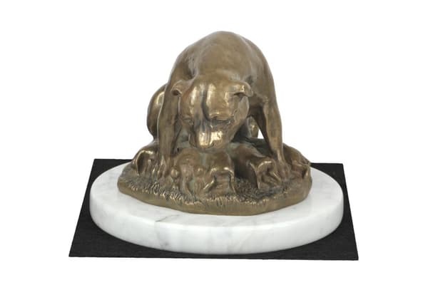 American Staffordshire terrier, Amstaff, Amstaf I - hundestatuette, figur på hvid marmor, trofæ til en hundeudstilling af Art-Dog