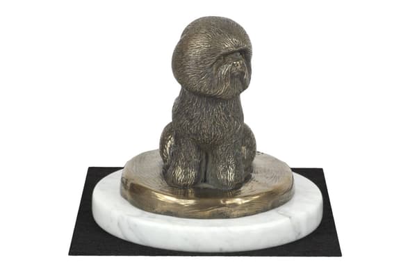 Bichon Frise, Teneriffan koira - koirapatsas, hahmo valkoisella marmorilla, palkinto koiranäyttelyyn Art-Dog