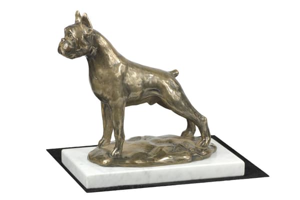 Boxer, Boxer I - hundestatuette, figur på hvid marmor, trofæ til hundeudstilling af Art-Dog
