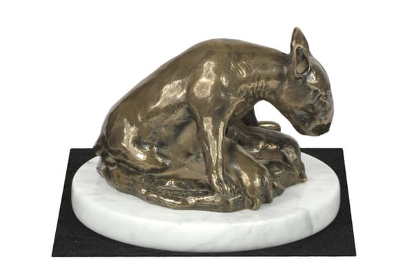 Bull terrier, Bull Terrier II - hundestatuette, figur på hvid marmor, trofæ til en hundeudstilling af Art-Dog