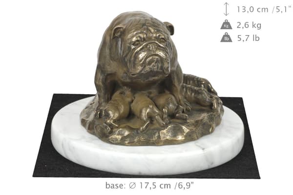 Bulldog II - en hundstatyett, en statyett på vit marmor, en trofé för hundutställningen Art-Dog