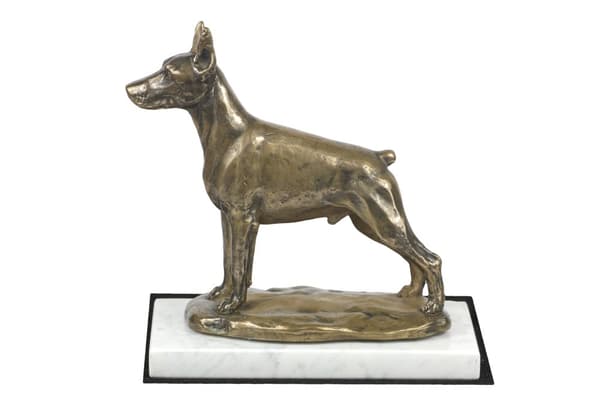 Doberman, Dobermann I - koirapatsas, hahmo valkoisella marmorilla, Art-Dogin koiranäyttelyn pokaali