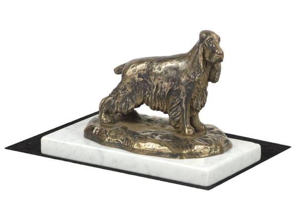 Engelsk Cocker Spaniel - hundestatuette, figur på hvid marmor, trofæ til en hundeudstilling af Art-Dog