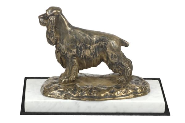 Engelsk Cocker Spaniel - hundestatuette, figur på hvid marmor, trofæ til en hundeudstilling af Art-Dog