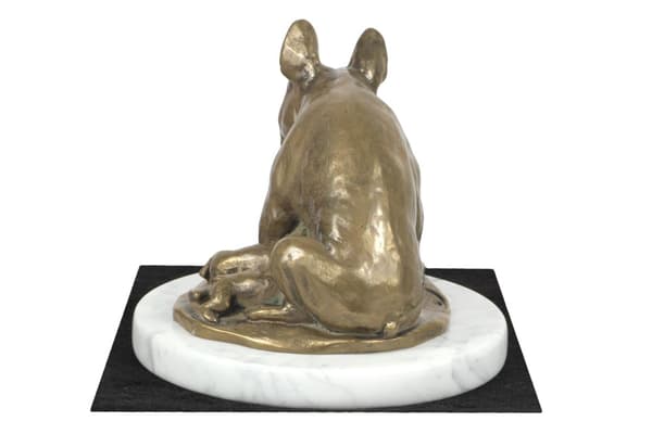 Ranskanbulldoggi I - koirapatsas, hahmo valkoisella marmorilla, palkinto koiranäyttelyyn Art-Dog