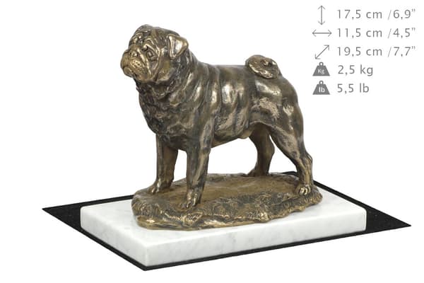 Mopsi, mopsi, Carlin - koirapatsas, hahmo valkoisella marmorilla, Art-Dogin koiranäyttelyn pokaali