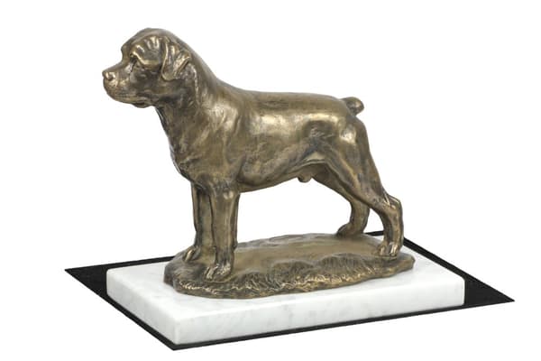 Rottweiler - hundestatuette, figur på hvid marmor, trofæ til en hundeudstilling af Art-Dog