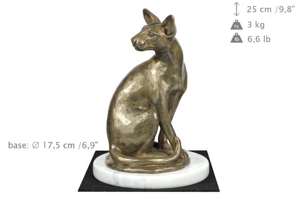 Egyptisk Mau-katt - kattstatyett, statyett på vit marmor, trofé för en hundutställning av Art-Dog