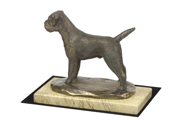 Borderterrieri - koirapatsas, koiran siluettihahmo, Art-Dogin koiranäyttelyn pokaali