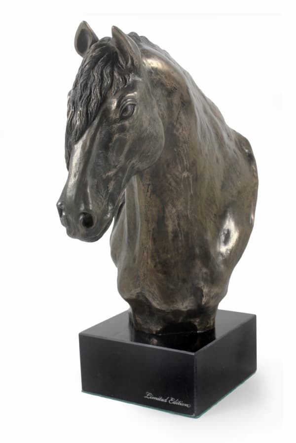 Frieserhest - elegant statuette, hestebuste på stenbund, hestevæddeløbspokal af Art-Dog