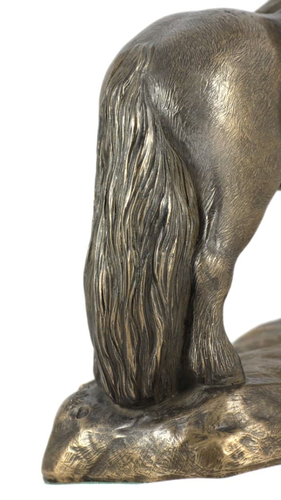 Shetland - en statyett med en häst, en siluett av en häst på trä, en prestigefylld utmärkelse i Art-Dog varumärkestävlingen