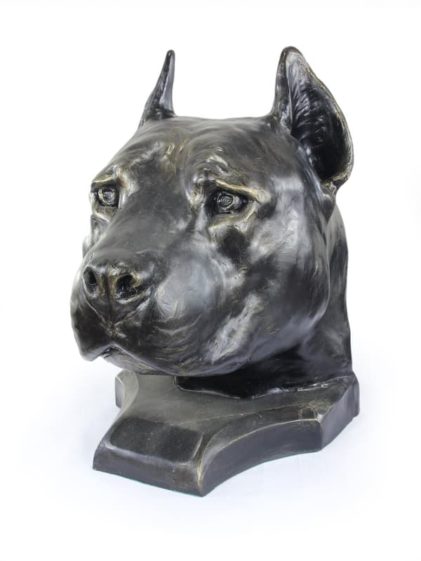 Amerikkalainen staffordshiren terrieri, Amstaff, Amstaf - koiran rintakuva, iso koiran pää puutarhaan, ainutlaatuinen Art-Dogin olohuoneen sisustus
