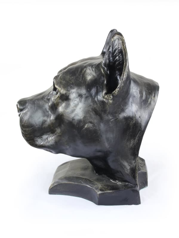 Amerikkalainen staffordshiren terrieri, Amstaff, Amstaf - koiran rintakuva, iso koiran pää puutarhaan, ainutlaatuinen Art-Dogin olohuoneen sisustus
