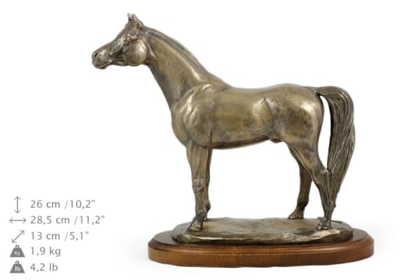 Arabisk hest I - statuette med en hest, silhuet af en hest på træ, prestigefyldt pris i Art-Dog-mærkekonkurrencen