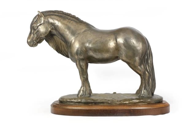 Fell Pony hoppe - statuette med en hest, silhuet af en hest på træ, prestigefyldt pris i Art-Dog brand konkurrencen