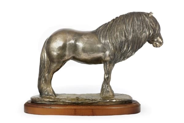 Fell Pony hoppe - statuette med en hest, silhuet af en hest på træ, prestigefyldt pris i Art-Dog brand konkurrencen