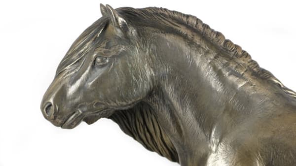 Fell Pony häst - hingst - statyett med en häst, silhuett av en häst på trä, prestigefyllt pris i Art-Dog varumärkestävlingen