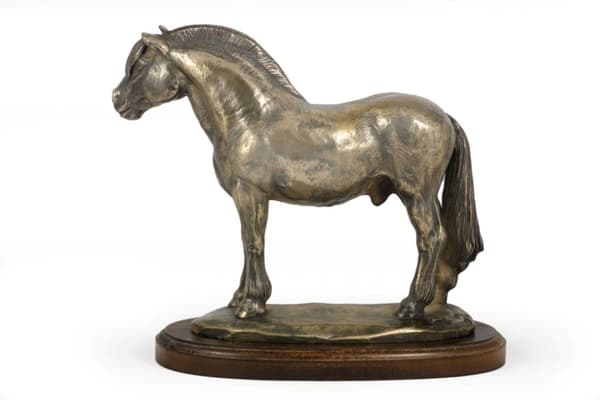 Fjordhest - statuette med en hest, silhuet af en hest på træ, prestigefyldt pris i Art-Dog-mærkekonkurrencen