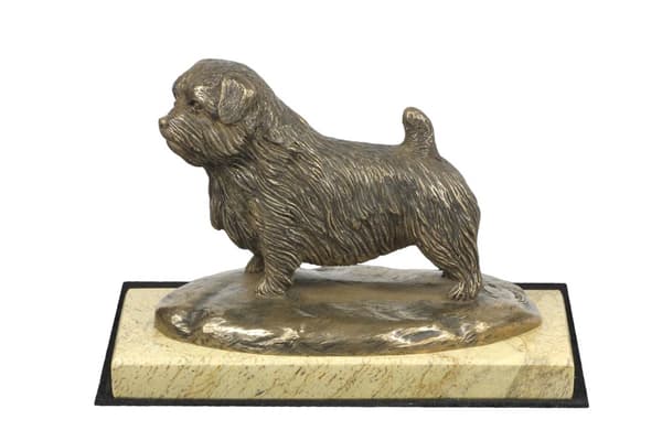Norfolk Terrier - en hundstatyett, en hundsilhuettfigur, en trofé för en hundutställning av Art-Dog