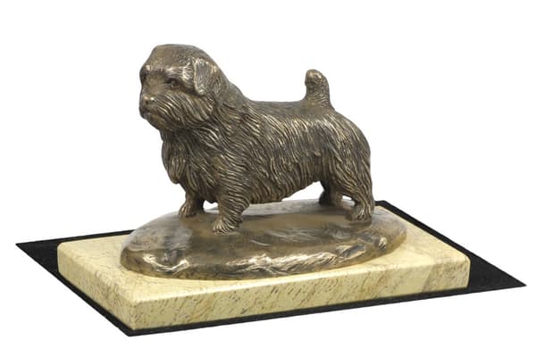 Norfolk Terrier - en hundstatyett, en hundsilhuettfigur, en trofé för en hundutställning av Art-Dog