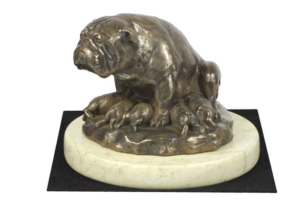 Bulldog II - en hundstatyett, en hundsilhuettfigur, en trofé för hundutställningen Art-Dog