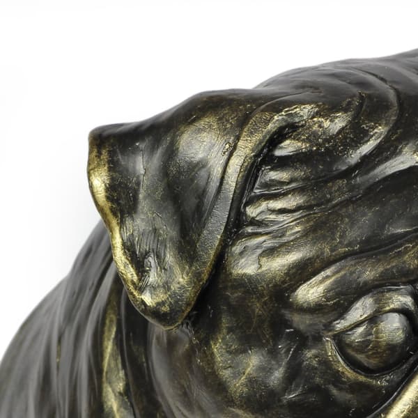 Pug, Pug, Carlin - en hundstatyett i naturlig storlek, en figur i skala 1:1, en staty för trädgården av Art-Dog