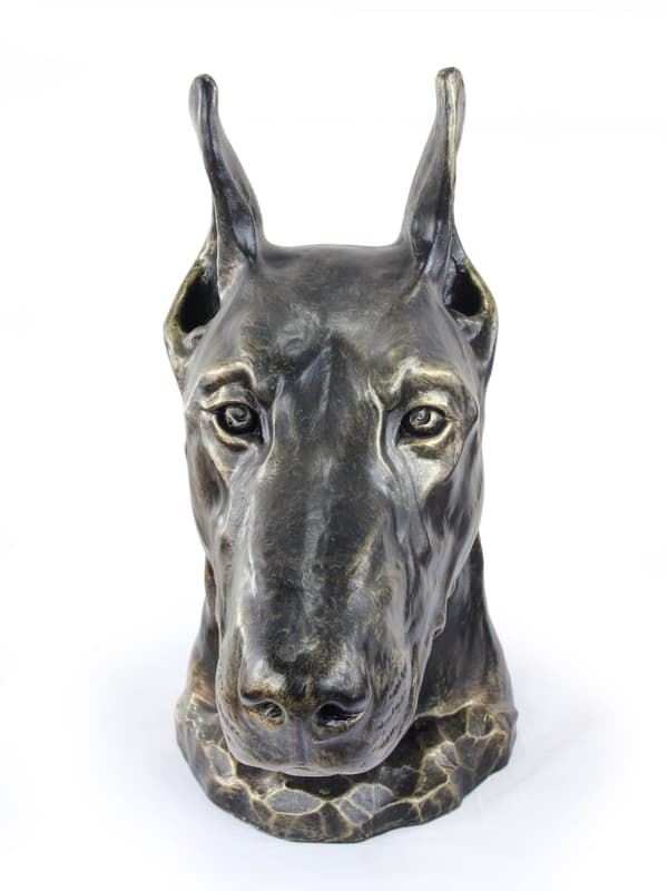 Doberman, Dobermann - koiran rintakuva, iso koiran pää puutarhaan, ainutlaatuinen olohuoneen sisustus Art-Dogilta