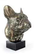 Pikkukuva 7 / 8: Ranskanbulldoggi - koiran rintakuva, iso patsas, koiran pää kivijalalla, Art-Dogin toimistokoriste