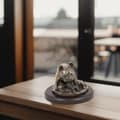 Miniatyrbild 8 av 8: French Bulldog II - en hundstatyett, en statyett för kontoret, en trofé för en hundutställning av Art-Dog