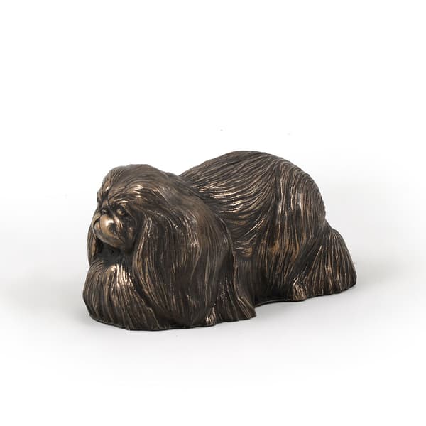 Pekingeser - en hundestatuette, en figur til kontoret, et trofæ til en hundeudstilling af Art-Dog