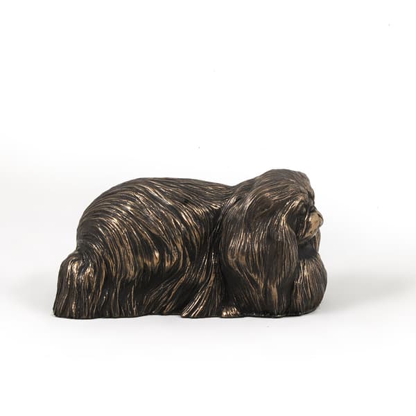 Pekingeser - en hundestatuette, en figur til kontoret, et trofæ til en hundeudstilling af Art-Dog