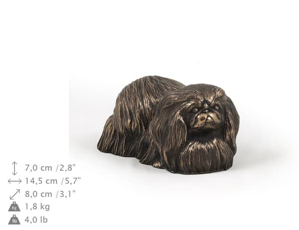 Pekingeser - en hundestatuette, en figur til kontoret, et trofæ til en hundeudstilling af Art-Dog