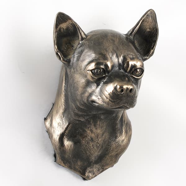 Lyhytkarvainen Chihuahua - koirapatsas, riippuva rintakuva, ainutlaatuinen koriste koiran rakastajalle Art-Dogilta