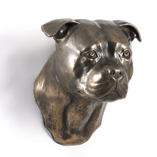 American Staffordshire Terrier - hundestatuette, hængende buste, unik dekoration til en hundeelsker af Art-Dog