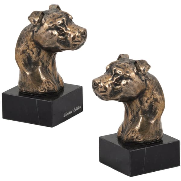 Amerikkalainen staffordshiren terrieri, Amstaff, Amstaf II - koirapatsas, rintakuva kivijalustalla, veistos, Art-Dogin koiranäyttelyn pokaali